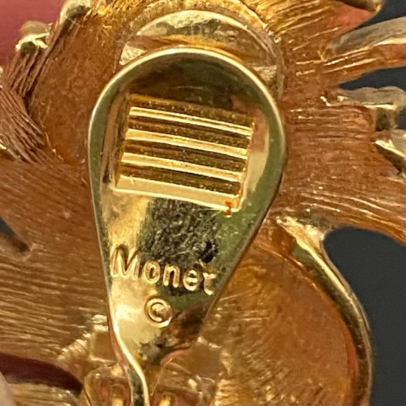 Vintage MONET Signed Gold-tone Wheat Spray Rope Feather Clip On Earrings - Picture 14 of 14